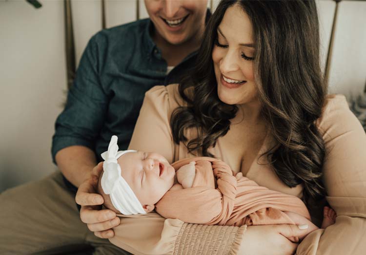 In-home newborn photos vs newborn studio | Pompy Portraits Newborn Photography