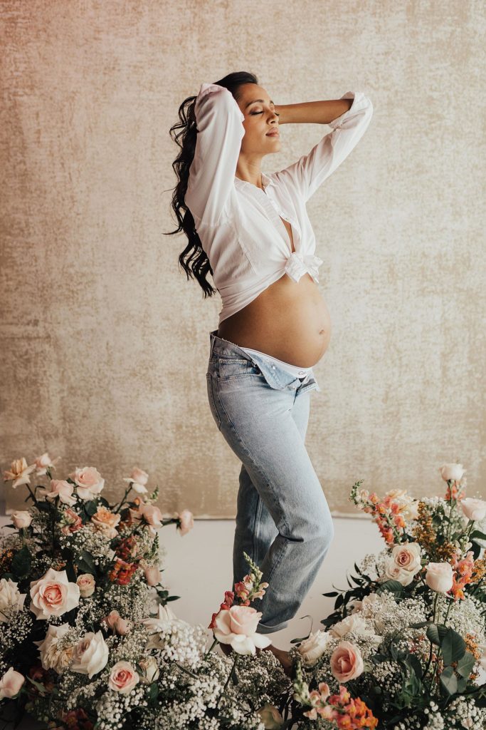Flower Maternity  Maternity photography poses pregnancy pics, Pregnancy  photos, Home maternity photography