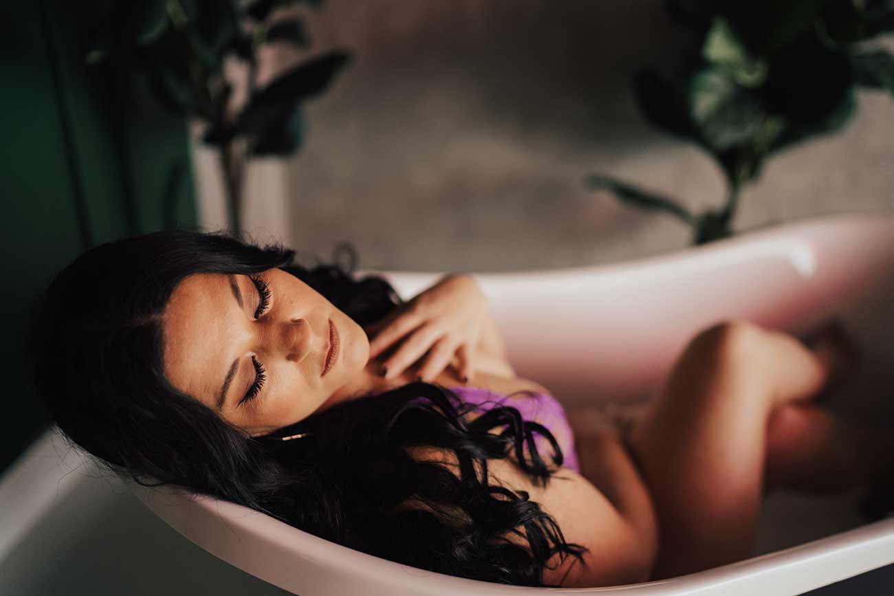 woman in bath tub boudoir photos | Pompy Portraits Boudoir Jacksonville